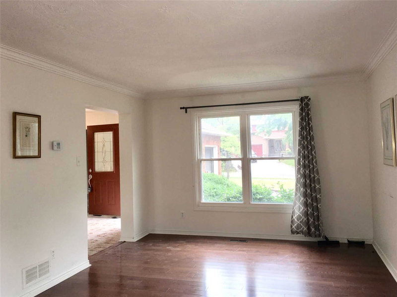 3668 Belvedere Cres, Mississauga, L5L3B4 | Image 2