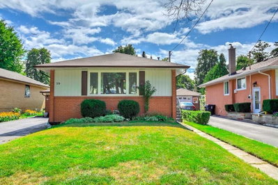 Detached House sold at 39 Checkendon Drive, Toronto, Ontario, M9W2Y8 - Rexdale-Kipling - MLS: W4572885