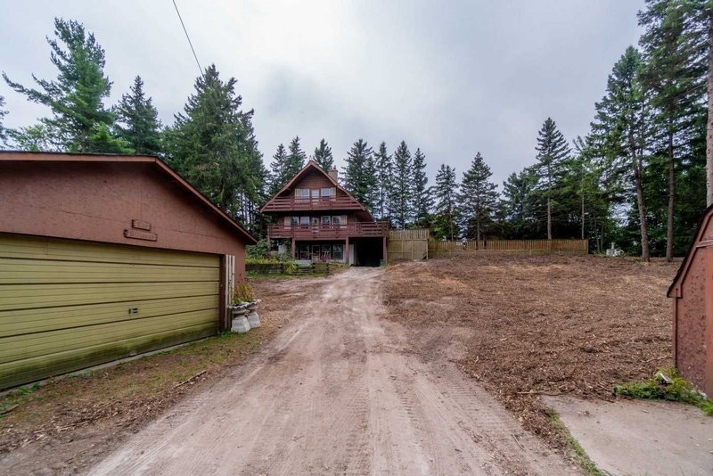 5040 Mount Nemo Cres, Burlington, L7M 0T6 | Image 2