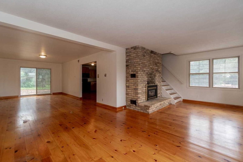 5040 Mount Nemo Cres, Burlington, L7M 0T6 | Image 3