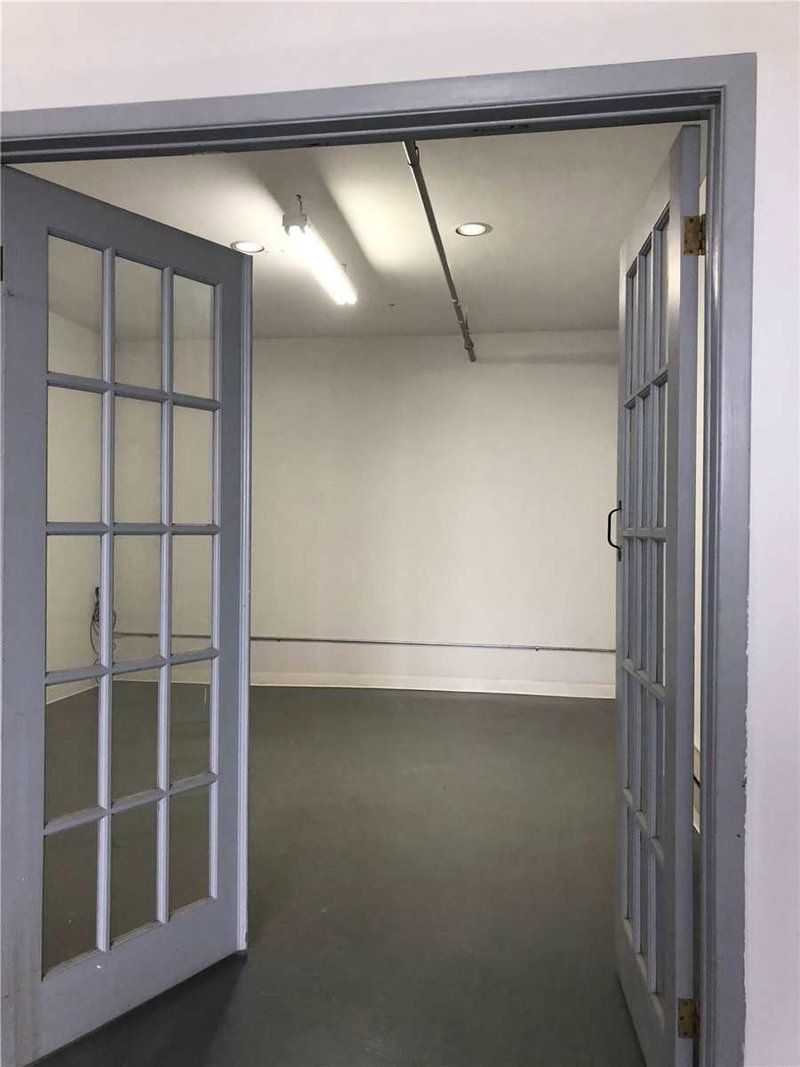 204 - 105 Brockhouse Rd, Toronto, M8W2W8 | Image 3