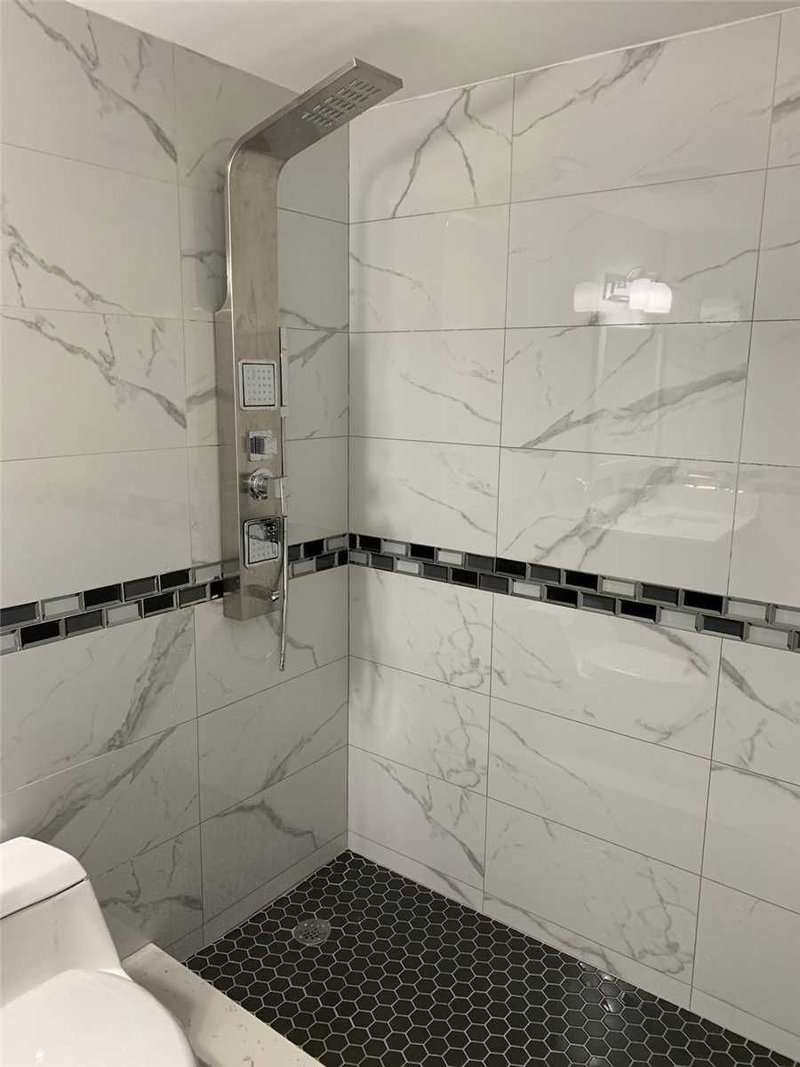 Bsmt - 10 Fort Williams Dr, Brampton, L6X0W5 | Image 3