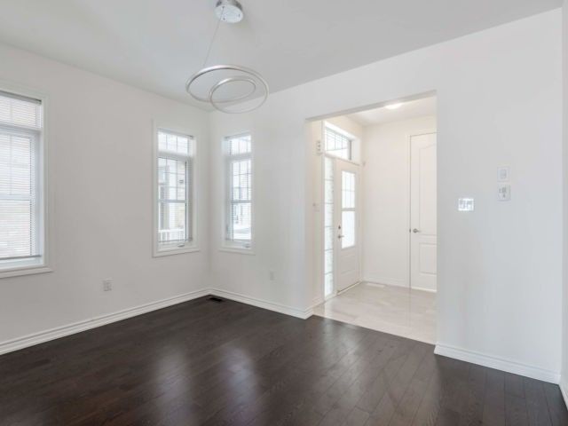 28 Faders Dr, Brampton, L7A4Y2 | Image 3