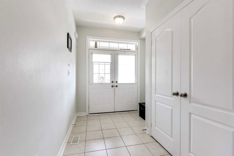 72 Goodsway Tr, Brampton, L7A4A4 | Image 2