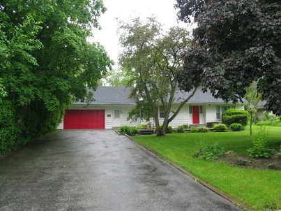 714 Atoka Dr, Mississauga, L5H1Y6 | Image 2