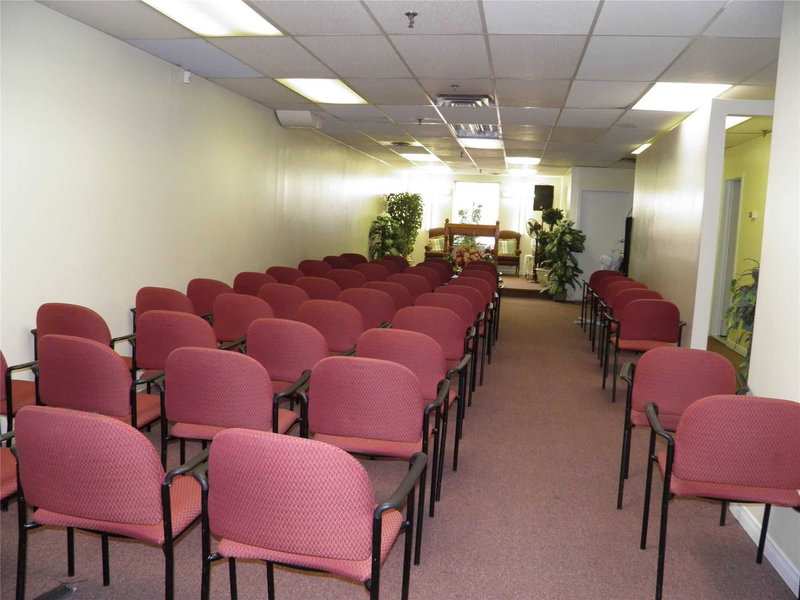 60 - 750 Oakdale Rd, Toronto, M3N2Z4 | Image 2