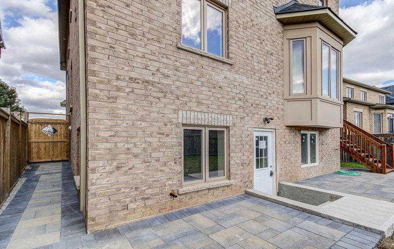 Bsmt - 10 Fort Williams Dr, Brampton, L6X0W5 | Image 2