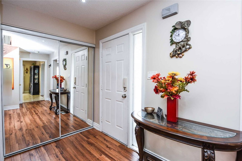 42 Alabaster Dr, Brampton, L6V4G7 | Image 3