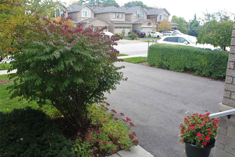 6 - 2250 Rockingham Dr, Oakville, L6H6J3 | Image 2