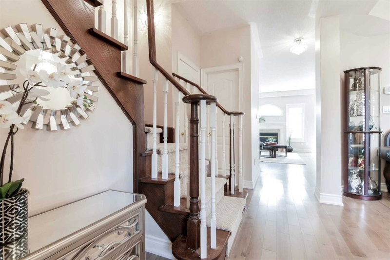 2296 Owlridge Dr, Oakville, L6M3V4 | Image 3