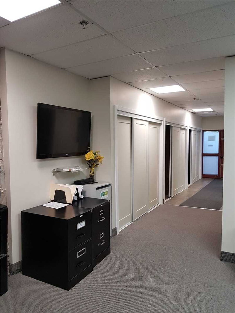 202A - 60 Queen St E, Brampton, L6V1A9 | Image 3