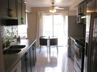 Unit 36 — 2555 Thomas St, Mississauga - Central Erin Mills image-0-4