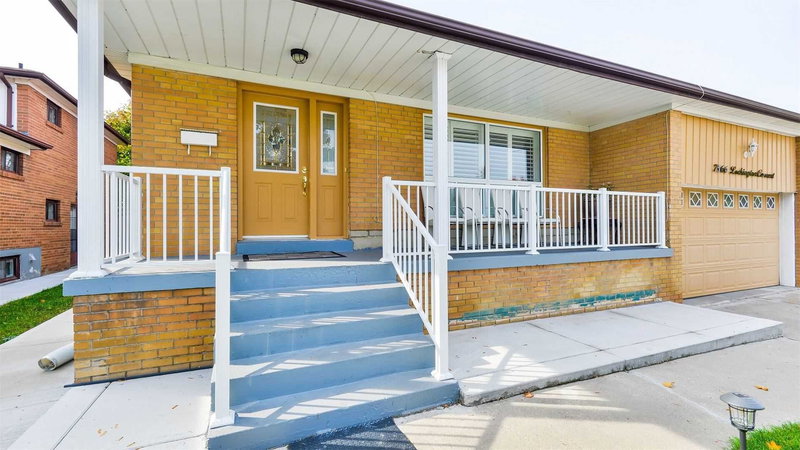 7566 Lockington Cres, Mississauga, L4T2V5 | Image 2