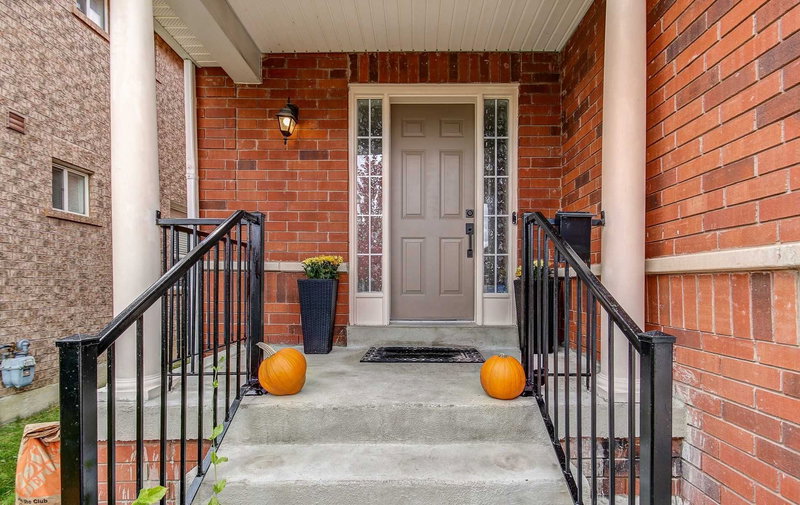 26 Waterdale Rd, Brampton, L7A1S3 | Image 2