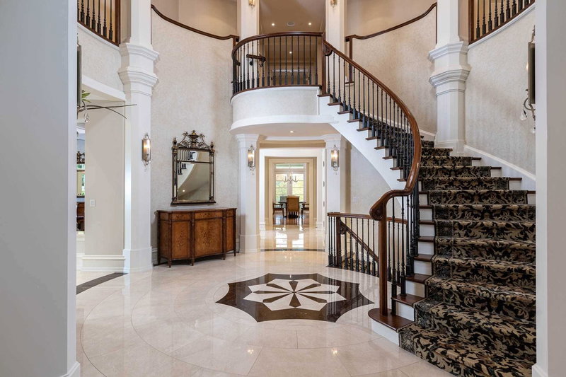 1343 Blythe Rd, Mississauga, L5H2C2 | Image 3