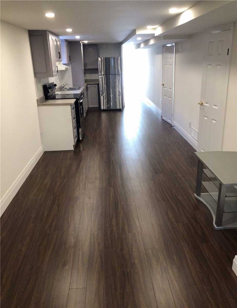 3392 Homark Dr, Mississauga, L4Y2K7 | Image 3