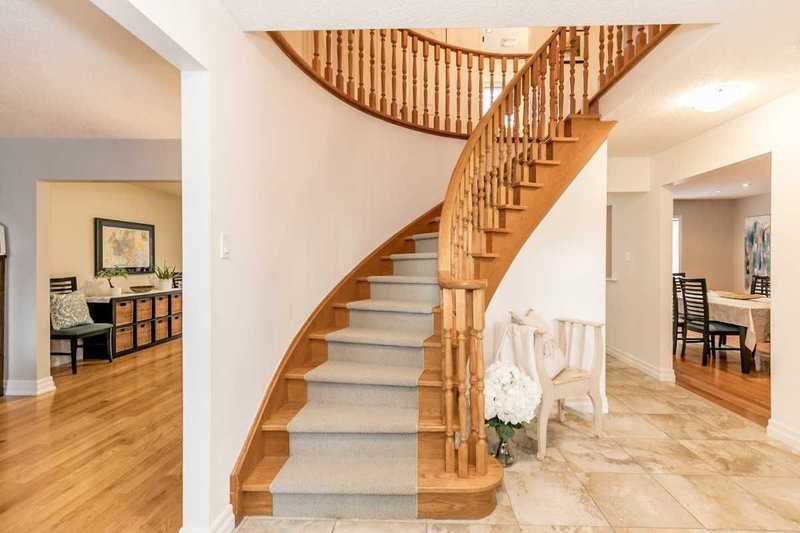 38 Marilyn St, Caledon, L7C1H2 | Image 3