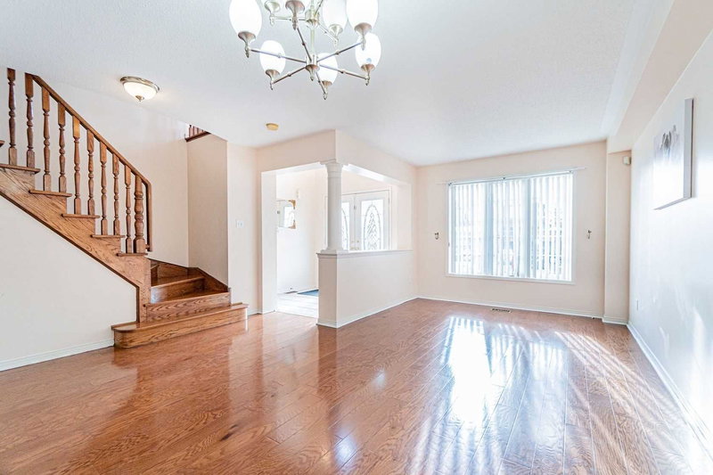 15 Heatherdale Dr, Brampton, L7A2H6 | Image 3