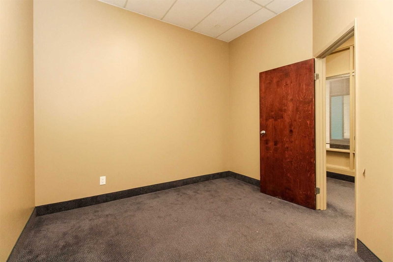 E5 - 18 King St E, Caledon, L7E1E8 | Image 2