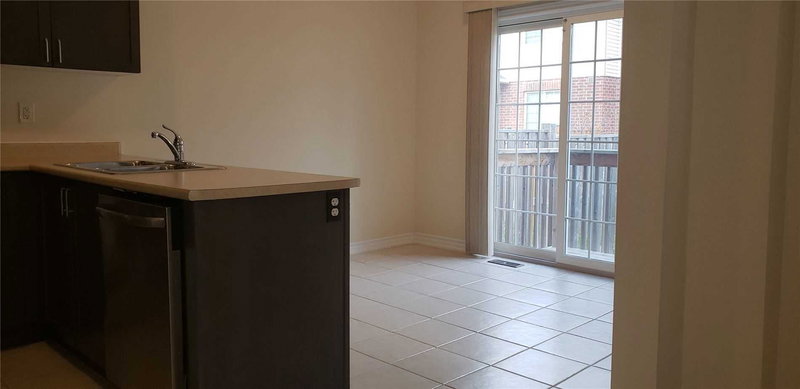 561 Murray Meadows Pl, Milton, L9T8L8 | Image 3