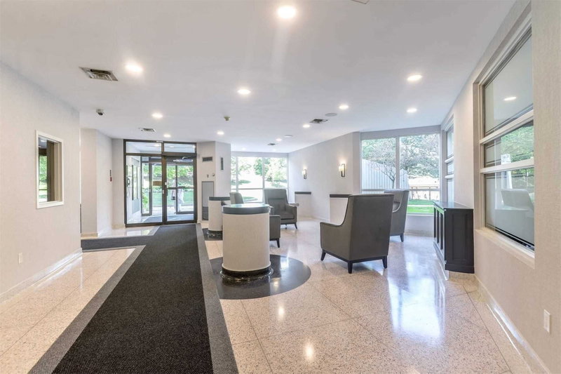 902 - 12 Laurelcrest St, Brampton, L6S5Y4 | Image 2