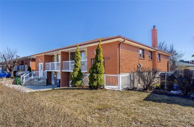 Semi-Detached House leased at 233 Hullmar Drive, Toronto, Ontario, M3N2G2 - Black Creek - MLS: W4637940