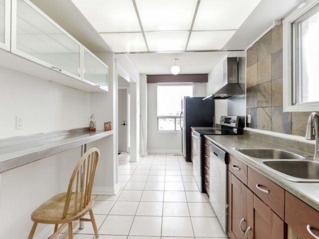 433 Hansen Rd N, Brampton, L6V3P6 | Image 3