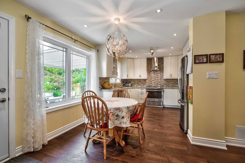 3301 Nadine Cres, Mississauga, L5A3L4 | Image 3