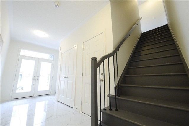 224 Wheat Boom Dr, Oakville, L6H 0P4 | Image 3