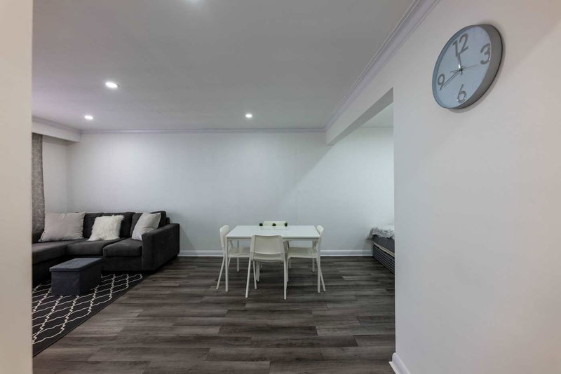 19 Buttonwood Ave, Toronto, M6M2H9 | Image 3