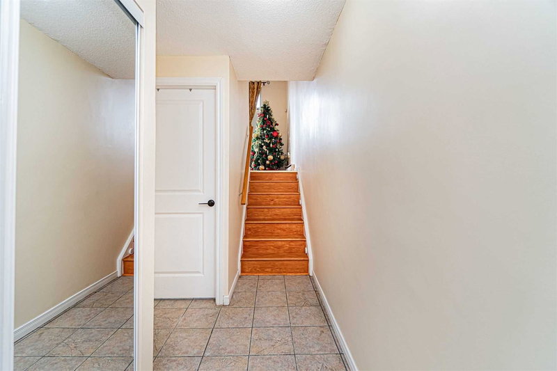 50 Darras Crt, Brampton, L6T1W7 | Image 3