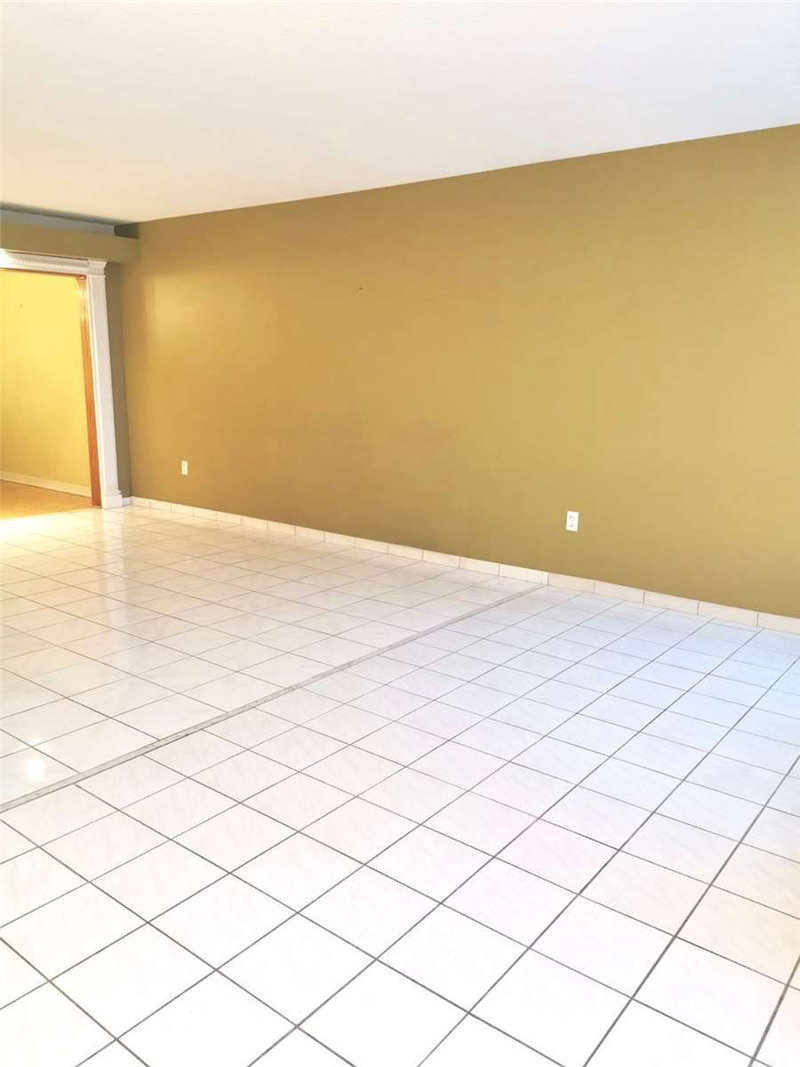 1906 - 3 Rowntree Rd, Toronto, M9V5G8 | Image 3