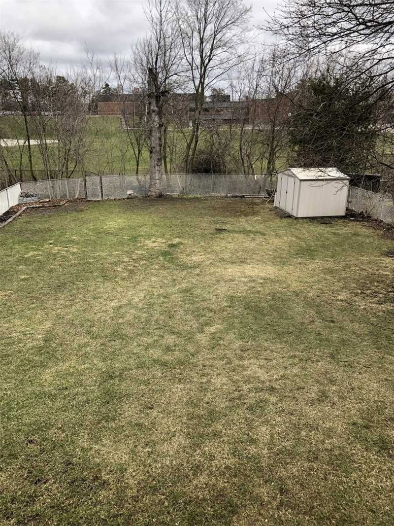 17 Pioneer Dr, Mississauga, L5M1G8 | Image 3