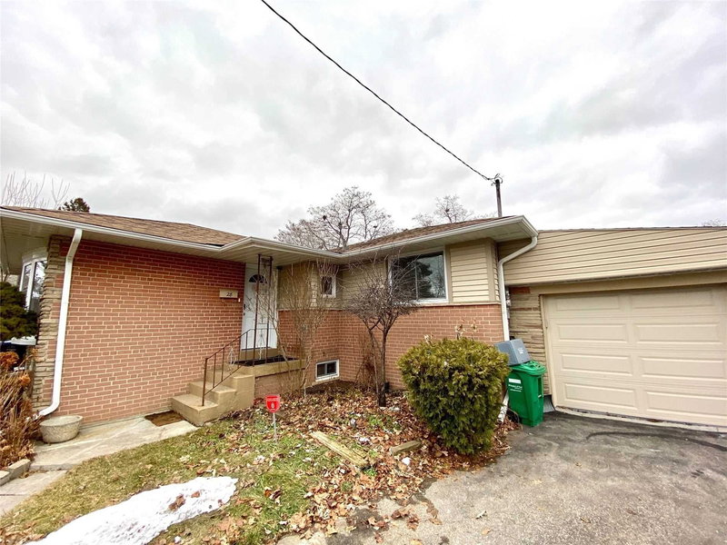 28 Cumbrian Crt, Brampton, L6X2J8 | Image 2