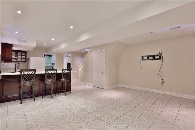 Bsmt - 41 Lacey Ave, Toronto, M6M 3L6 | Image 3