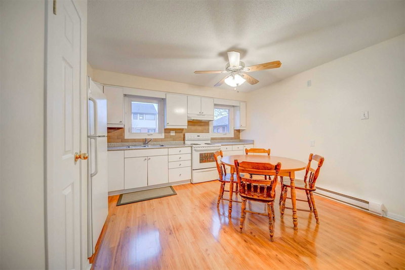 21 - 530 Falgarwood Dr, Oakville, L6H 1N3 | Image 3