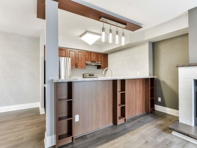 625 - 1000 Cedarglen Gate, Mississauga, L5C3X4 | Image 2