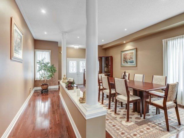 10 Solidarity Crt, Brampton, L6Y0L5 | Image 2