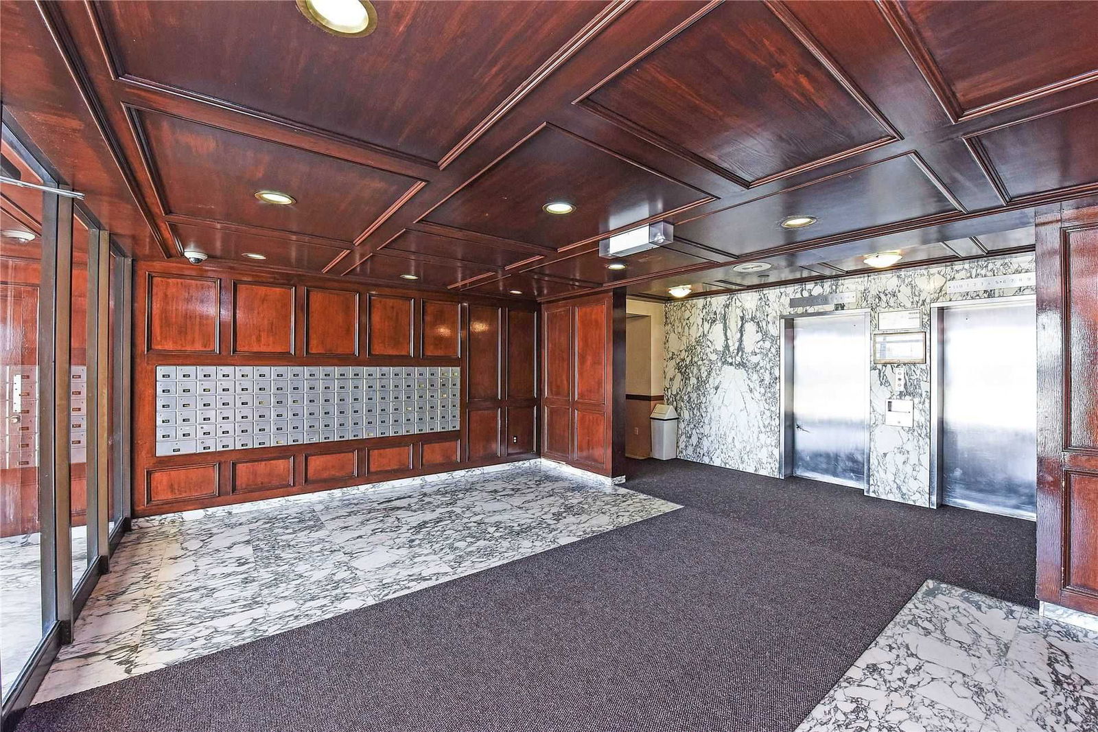 Condo sold at 410-3533 Derry Road, Mississauga, Northeast, L4T1B1 - MLS: W4671597