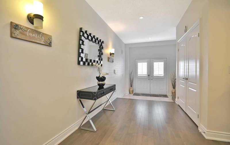 792 Glenbrook Ave, Burlington, L7T 1L7 | Image 2