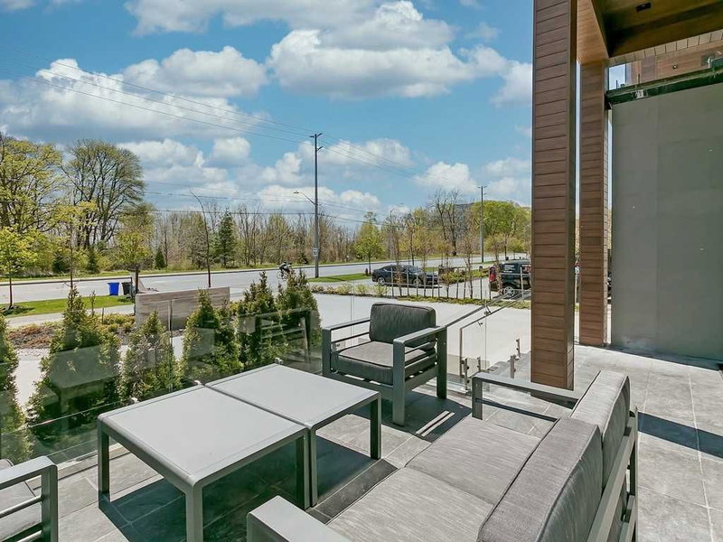 3425 Lakeshore Rd W, Oakville, L6L 0A3 | Image 3