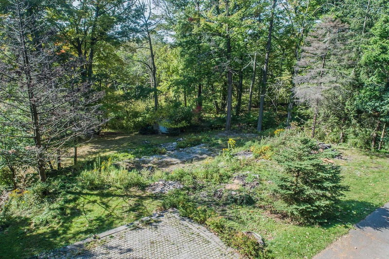 846 Chaucer Ave, Mississauga, L5H2Z4 | Image 3