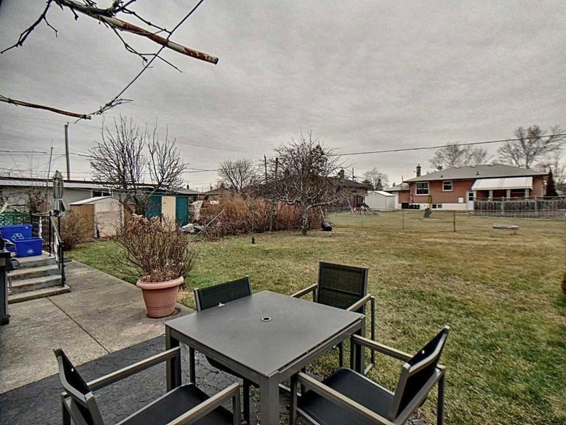 383 Wadsworth St, Oakville, L6K2A2 | Image 3