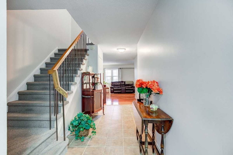 22 - 2120 Rathburn Rd E, Mississauga, L4W2S8 | Image 2