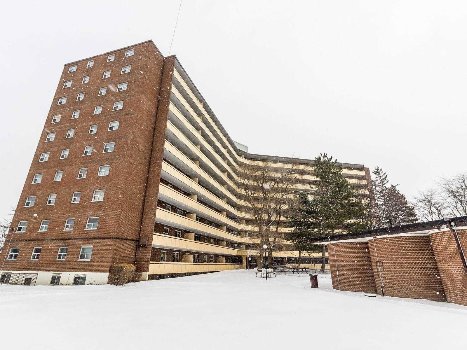 Condo sold at 904-3577 Derry Road, Mississauga, Northeast, L4T1B3 - MLS: W4693147