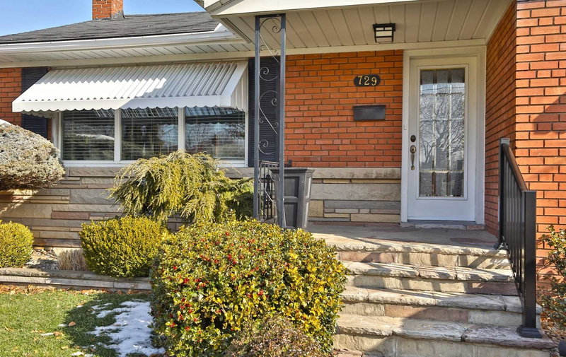 729 Parker Cres, Burlington, L7R3A4 | Image 3