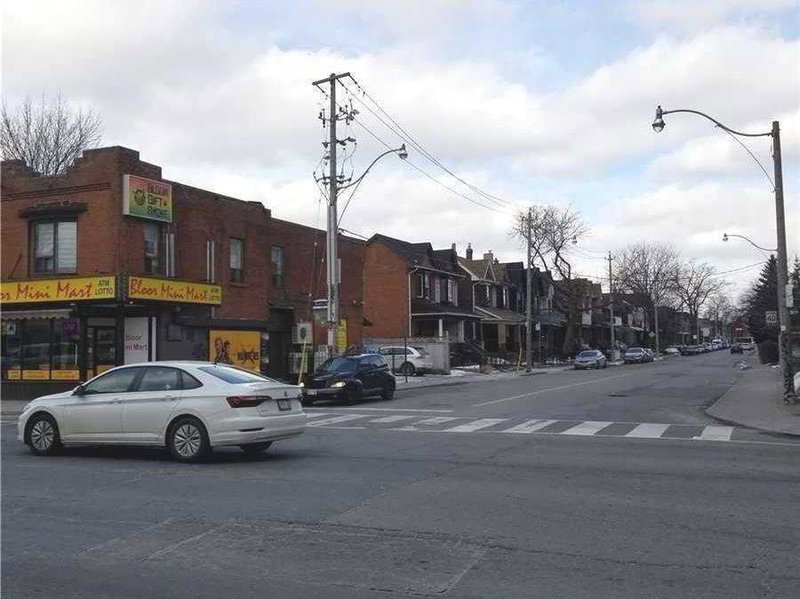 1422 Bloor St W, Toronto, M6P3L5 | Image 3