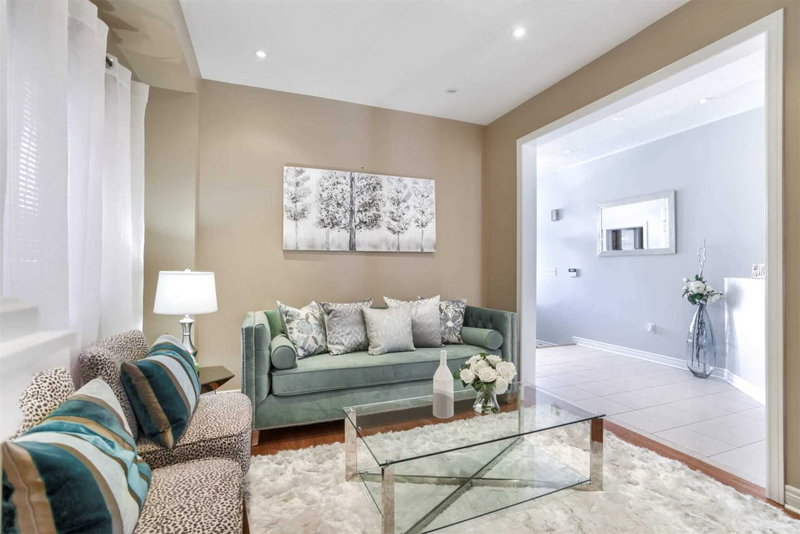 66 Citadel Cres, Brampton, L6P1X8 | Image 3