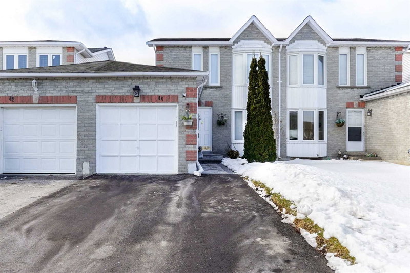 44 Elmstead Crt, Brampton, L6Y4C2 | Image 2