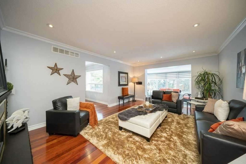 1004 Caldwell Ave, Mississauga, L5H1Z3 | Image 3